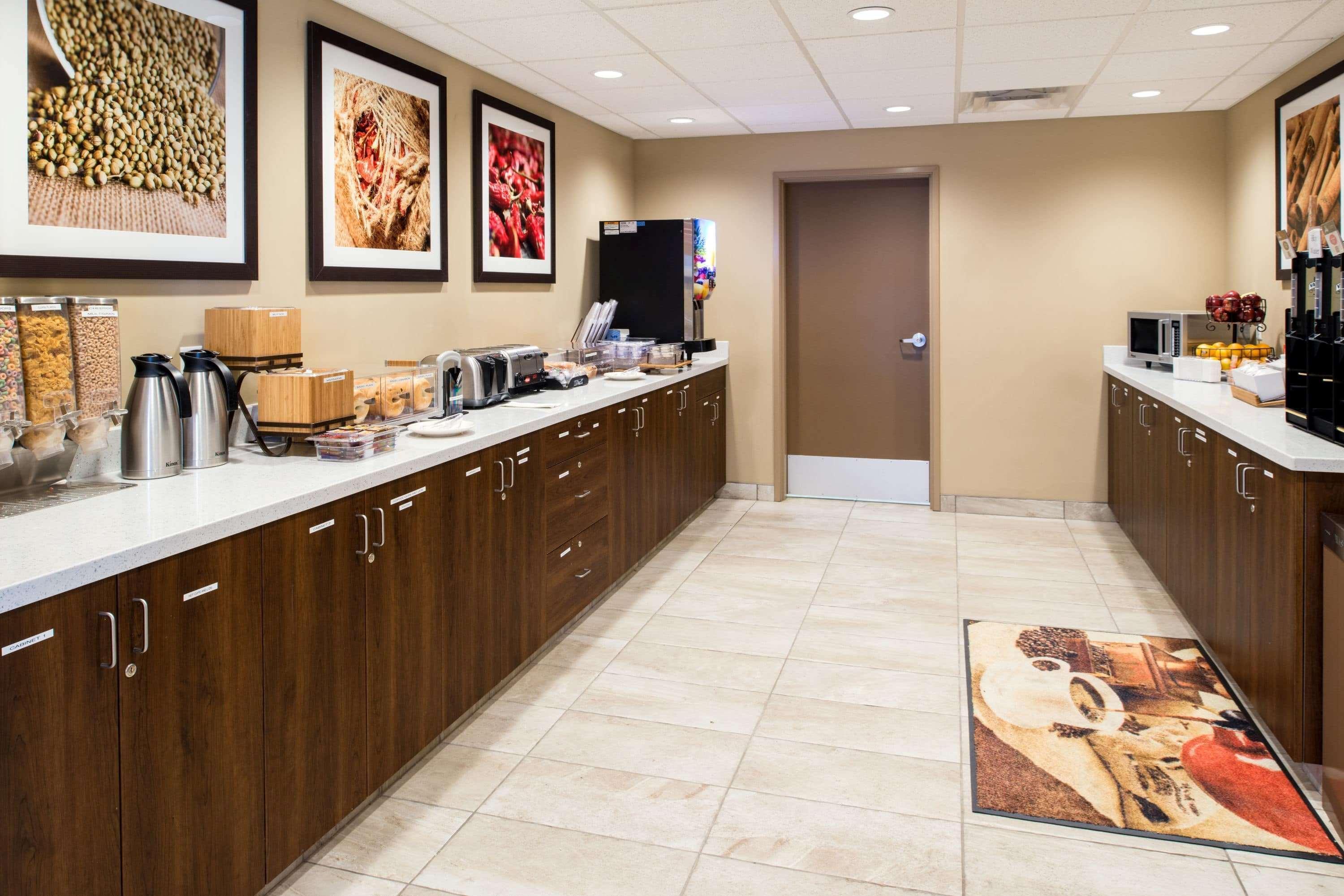 Microtel Inn & Suites By Wyndham Red Deer Exteriör bild