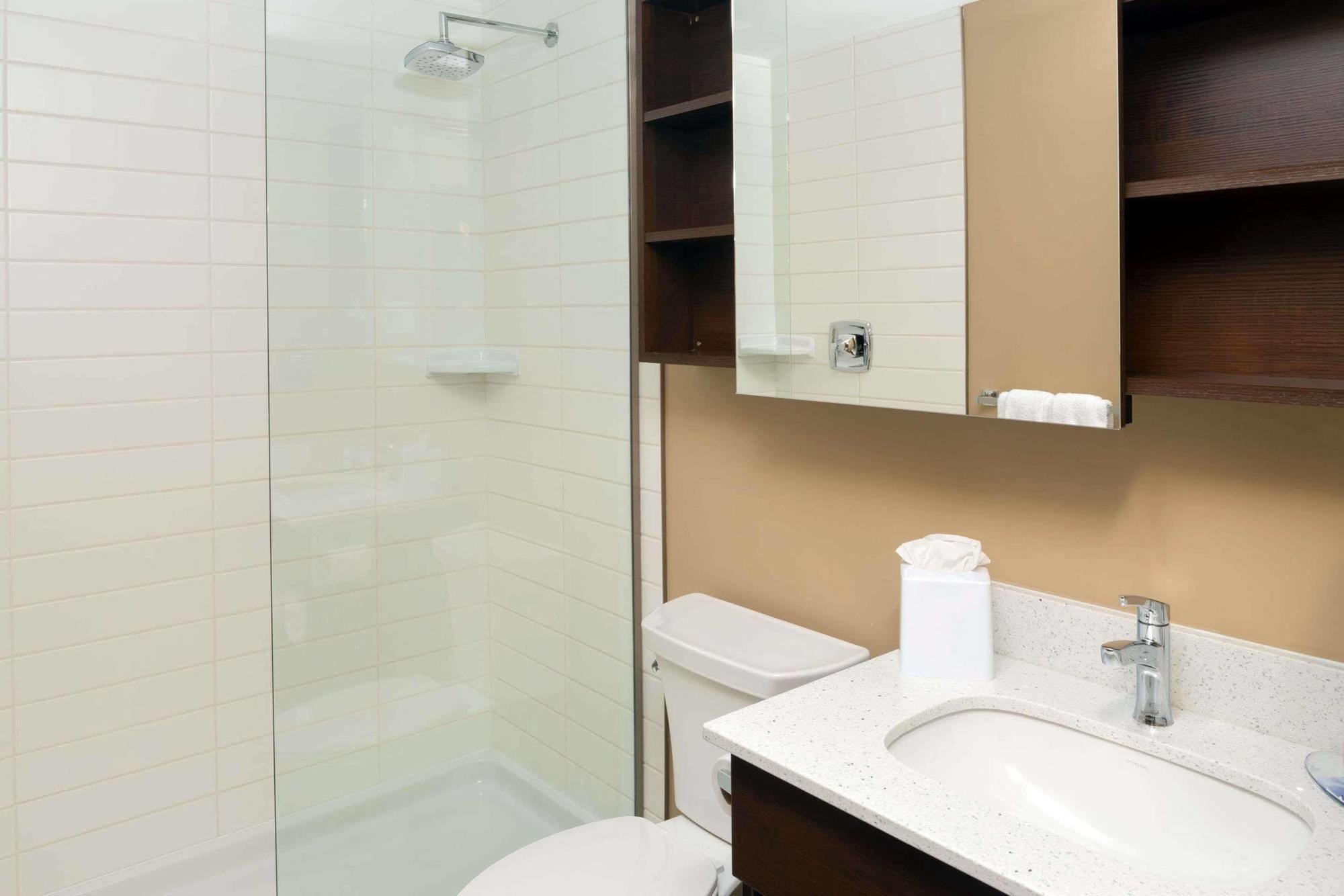 Microtel Inn & Suites By Wyndham Red Deer Exteriör bild