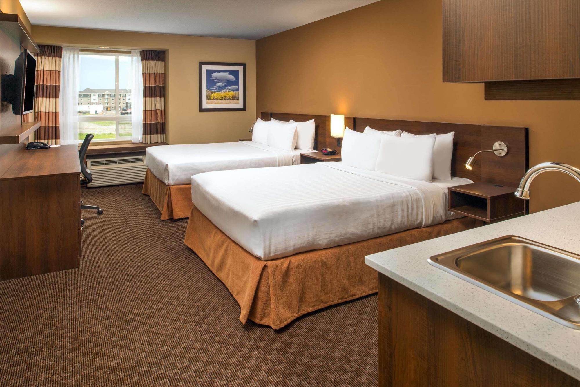 Microtel Inn & Suites By Wyndham Red Deer Exteriör bild
